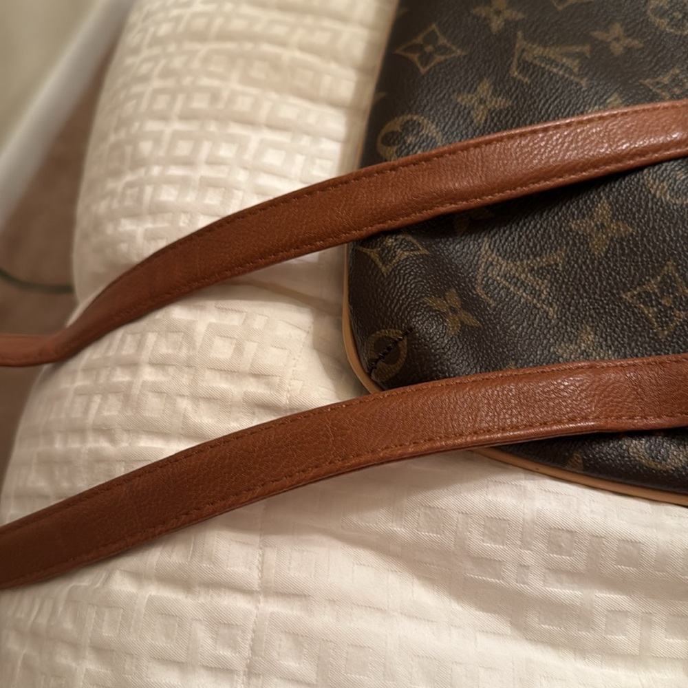 Louis Vuitton Brown Monogram Shoulder Bag faux - Picture 8 of 14